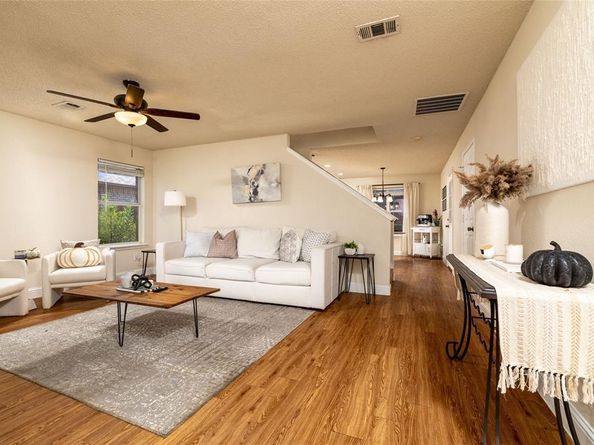 2440  Tan Oak Drive , Dallas Texas 75212