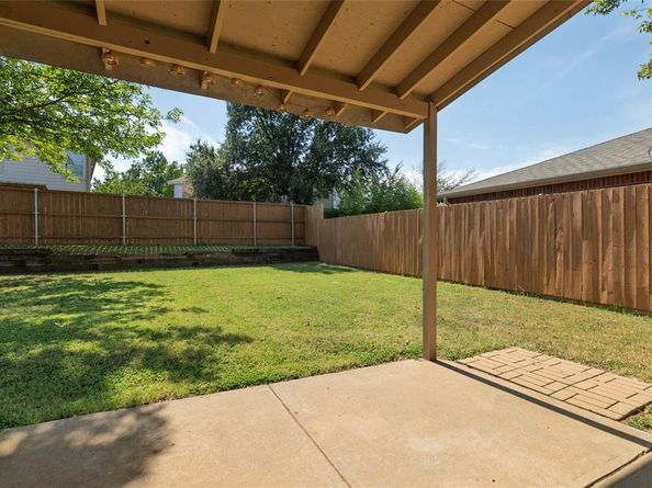 2440  Tan Oak Drive , Dallas Texas 75212