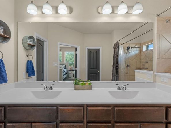 574  Balboa Trail , Azle Texas 76020