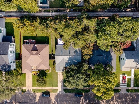 11636  Lochwood Boulevard , Dallas Texas 75218
