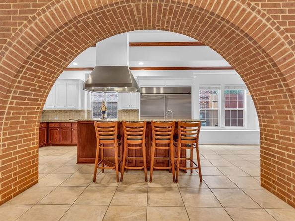 10910  Nevis Lane , Dallas Texas 75218