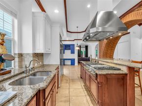 10910  Nevis Lane , Dallas Texas 75218