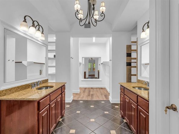 10910  Nevis Lane , Dallas Texas 75218