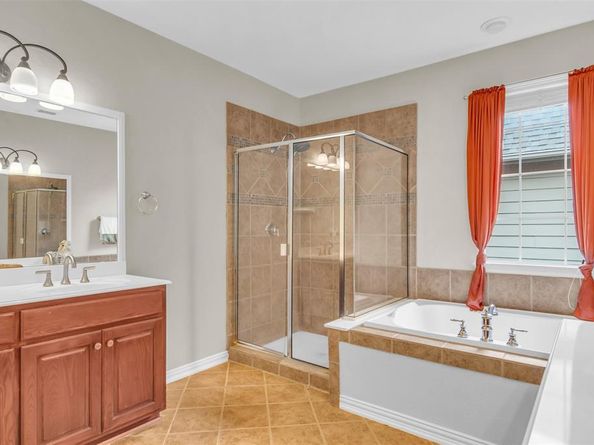 10910  Nevis Lane , Dallas Texas 75218