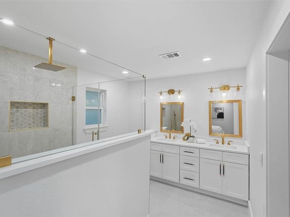 2368  Claridge Circle , Plano Texas 75075