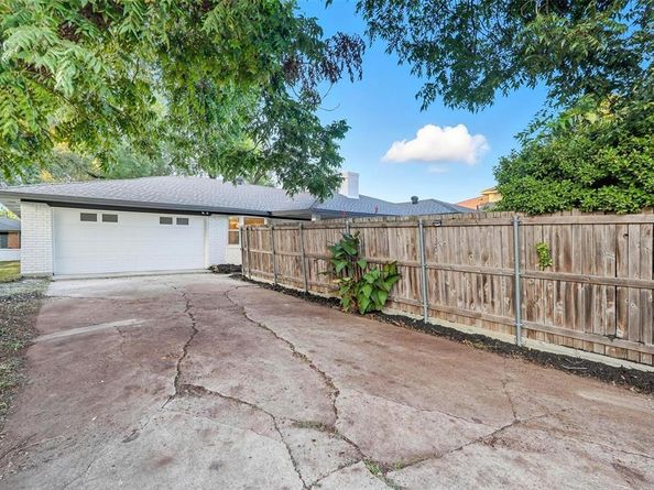 2368  Claridge Circle , Plano Texas 75075