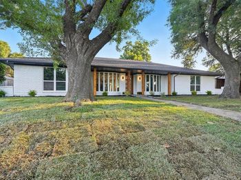 2368  Claridge Circle 