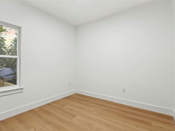 1410  Adelaide Drive , Dallas Texas 75216