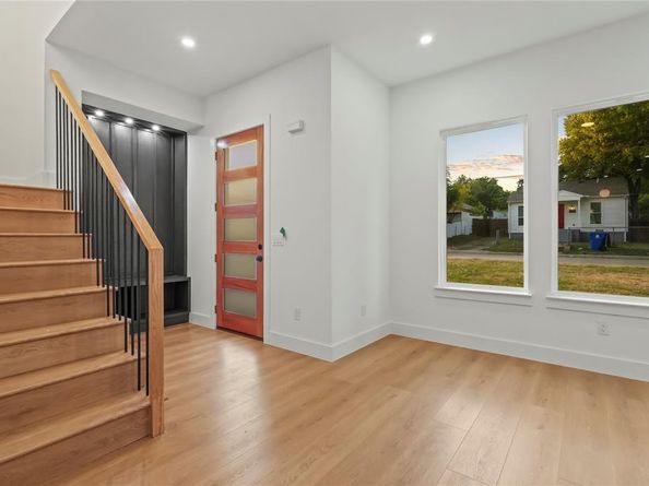 1410  Adelaide Drive , Dallas Texas 75216
