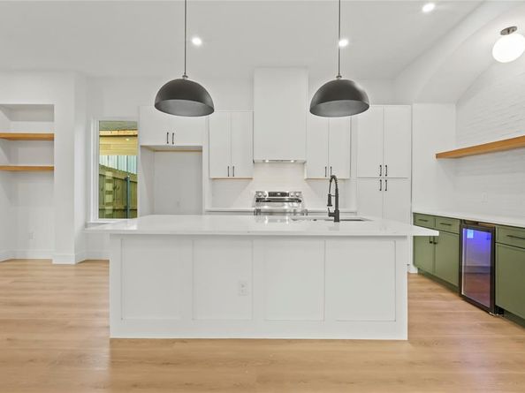 1410  Adelaide Drive , Dallas Texas 75216