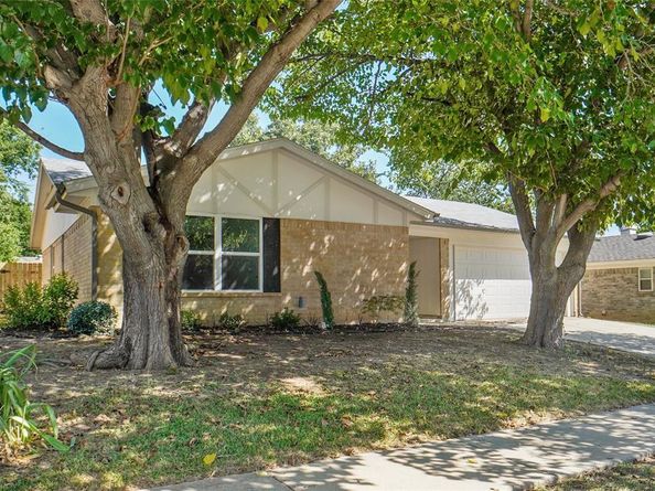 6517  Ridglea Drive , Watauga Texas 76148