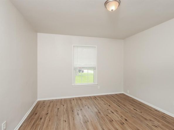 1823  Houghton Road , Dallas Texas 75217
