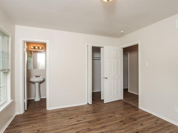 1823  Houghton Road , Dallas Texas 75217