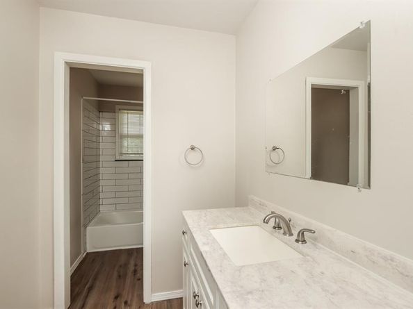1823  Houghton Road , Dallas Texas 75217