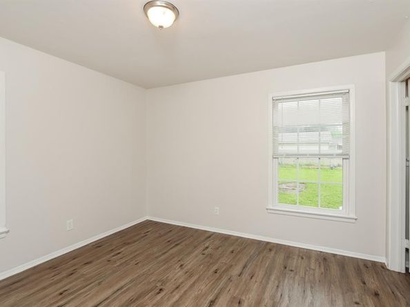 1823  Houghton Road , Dallas Texas 75217