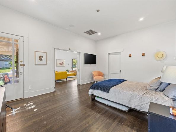 732  Haines Avenue , Dallas Texas 75208