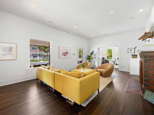 732  Haines Avenue , Dallas Texas 75208