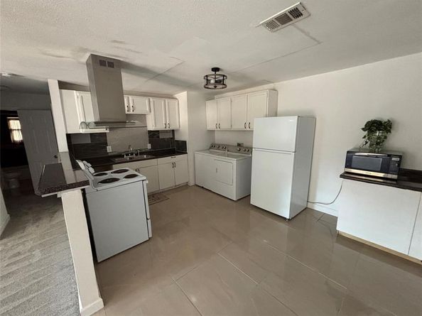1303 E Myrtle Street , Fort Worth Texas 76104