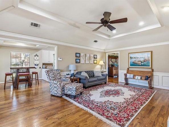 824  Parkhaven Drive , Mesquite Texas 75149