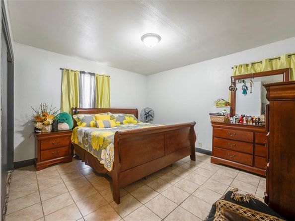 1616  Beaumont Street , Fort Worth Texas 76106
