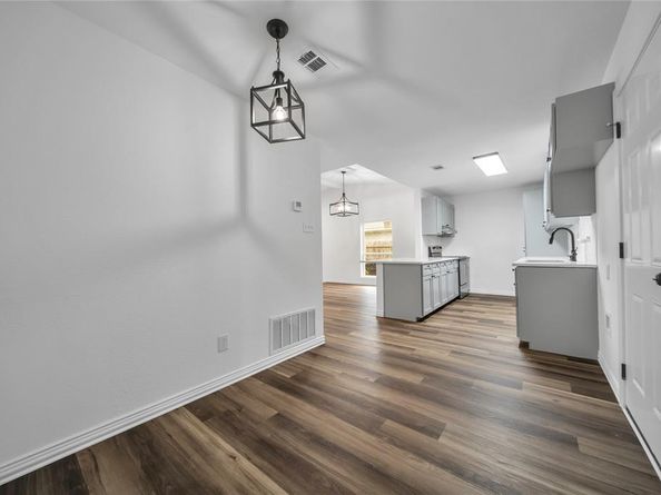 2009  Clark Trail , Grand Prairie Texas 75052