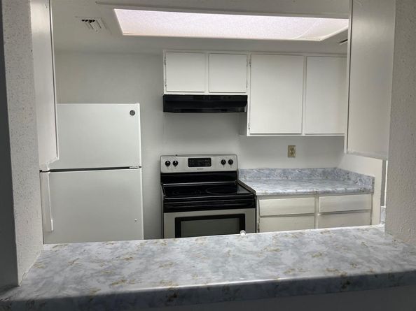 7431  Holly Hill Drive  115, Dallas Texas 75231