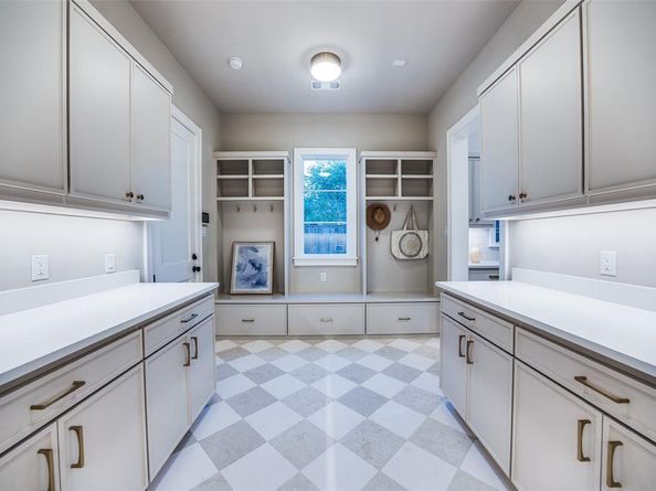 3935  Hawick Lane , Dallas Texas 75220