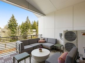 16015 SE 31st Lane, Bellevue WA 98008