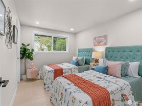 7407 25th Avenue NE, Seattle WA 98115