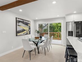 7407 25th Avenue NE, Seattle WA 98115