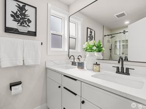 7407 25th Avenue NE, Seattle WA 98115