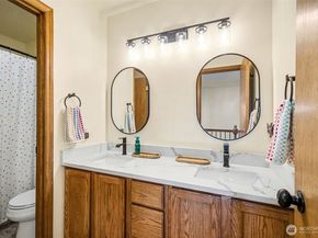 24216 129th Avenue SE, Kent WA 98030