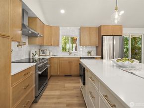 8820 194th Street SW, Edmonds WA 98026