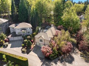 17247 SE 54th Place, Bellevue WA 98006