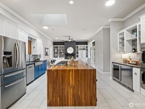17247 SE 54th Place, Bellevue WA 98006