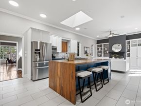 17247 SE 54th Place, Bellevue WA 98006