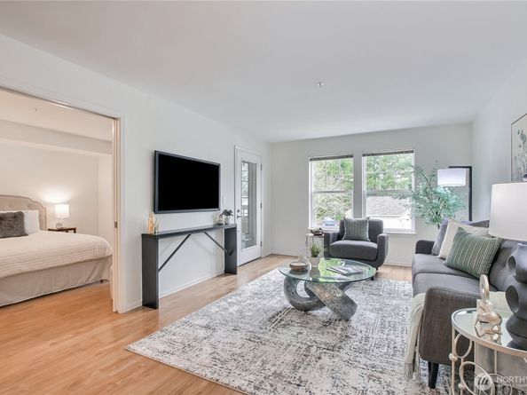 4133 224th Lane SE 202, Issaquah WA 98029