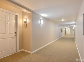 4133 224th Lane SE 202, Issaquah WA 98029