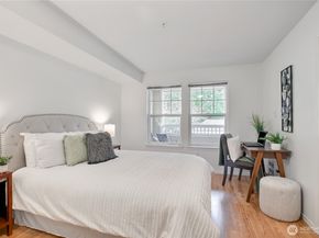 4133 224th Lane SE 202, Issaquah WA 98029