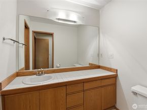 4811 Phinney Avenue N 101, Seattle WA 98103