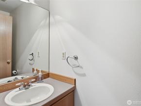 4811 Phinney Avenue N 101, Seattle WA 98103