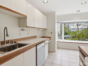 4811 Phinney Avenue N 101, Seattle WA 98103