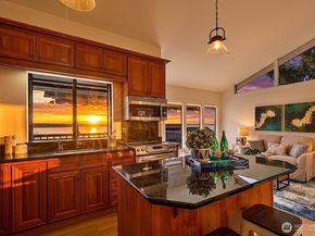 21550 1st Court S, Normandy Park WA 98198