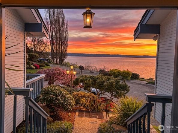 21550 1st Court S, Normandy Park WA 98198