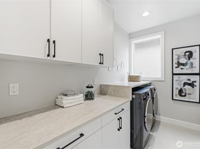 529 SE Bush Street A, Issaquah WA 98027