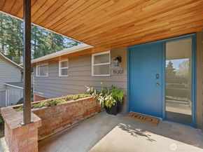 19201 51st Avenue NE, Lake Forest Park WA 98155