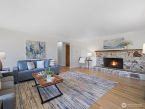 19201 51st Avenue NE, Lake Forest Park WA 98155