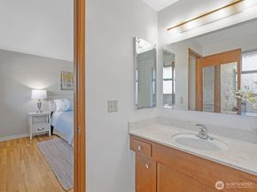19201 51st Avenue NE, Lake Forest Park WA 98155