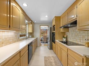 19201 51st Avenue NE, Lake Forest Park WA 98155