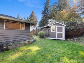 19201 51st Avenue NE, Lake Forest Park WA 98155